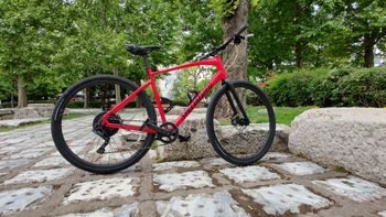 Used Specialized Sirrus X 2.0 2022 2022 Urban, Red — image 10 of 11