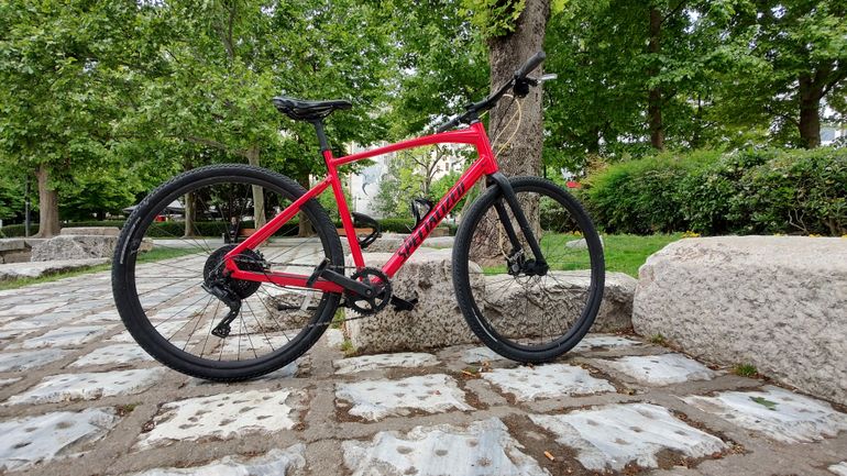 Used Specialized Sirrus X 2.0 2022 2022 Urban, Red — image 10 of 11