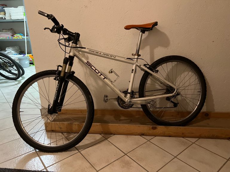 Used Scott Solution 2005 Mountainbike, White — image 2 of 4