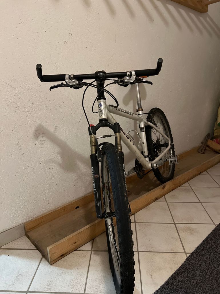 Used Scott Solution 2005 Mountainbike, White — image 3 of 4