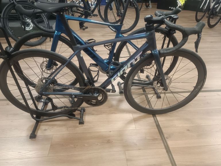 Used Giant Tcr Shimano Ultegra Di2 2025 Road & Gravel, Blue — image 4 of 8