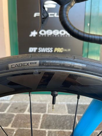 Used Lapierre Lapierre Xelius SL 7.0 2024 Ultegra Di2 2024 Road & Gravel, Blue — image 23 of 24