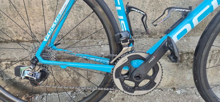 Tweedehands Focus IZALCO MAX RED eTap 2018 2018 Road & Gravel — afbeelding 4 van 8