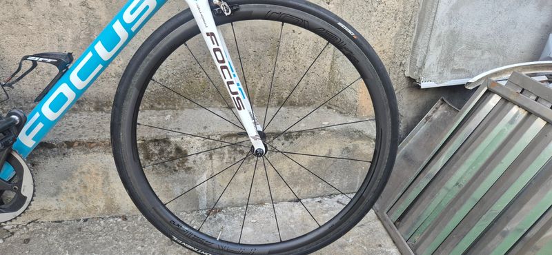 Focus IZALCO MAX RED eTap 2018 2018 Road & Gravel d'occasion