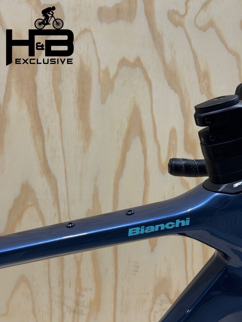 Used Bianchi Arcadex Ekar Campagnolo 2023 Road & Gravel, Blue — image 9 of 12