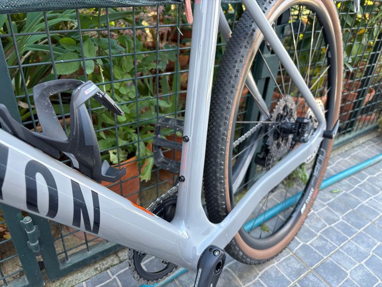 Used Canyon Grizl CF SL 8 Suspension 1by 2024 2024 Road & Gravel, Hellgrau — image 2 of 14