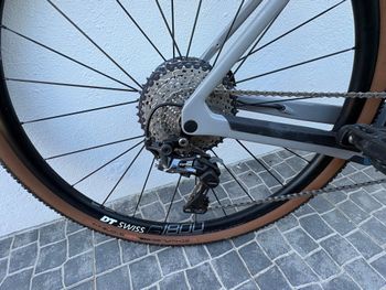Used Canyon Grizl CF SL 8 Suspension 1by 2024 2024 Road & Gravel, Hellgrau — image 8 of 14
