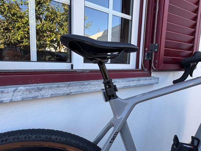 Used Canyon Grizl CF SL 8 Suspension 1by 2024 2024 Road & Gravel, Hellgrau — image 10 of 14