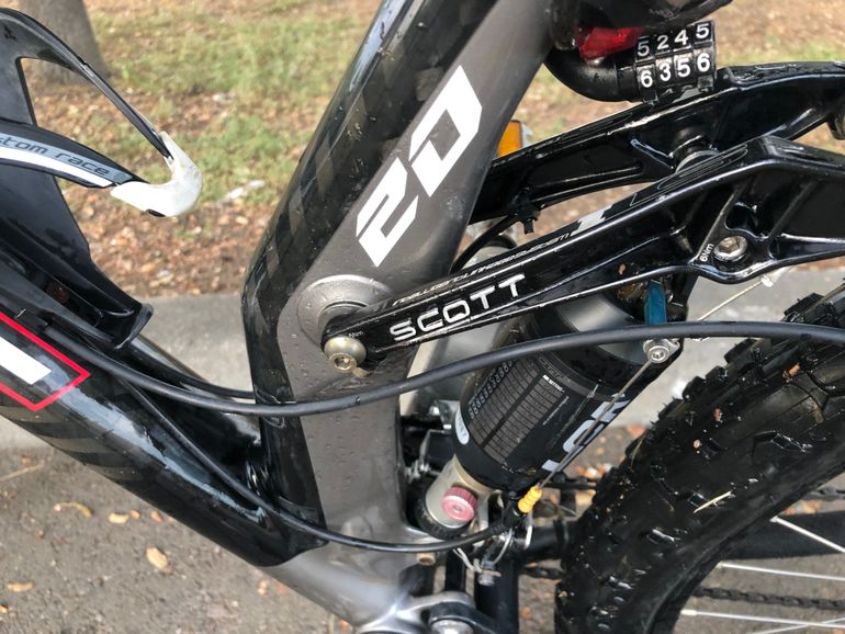 Used Scott Genius MC Concept 20 2000 Mountainbike, Negro — image 3 of 5