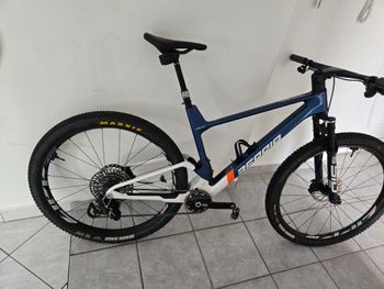 Used Berria Mako BR Unlimited Flight Attendant XX SL 2024 Mountainbike, Blue — image 3 of 8