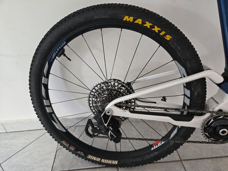 Used Berria Mako BR Unlimited Flight Attendant XX SL 2024 Mountainbike, Blue — image 2 of 8