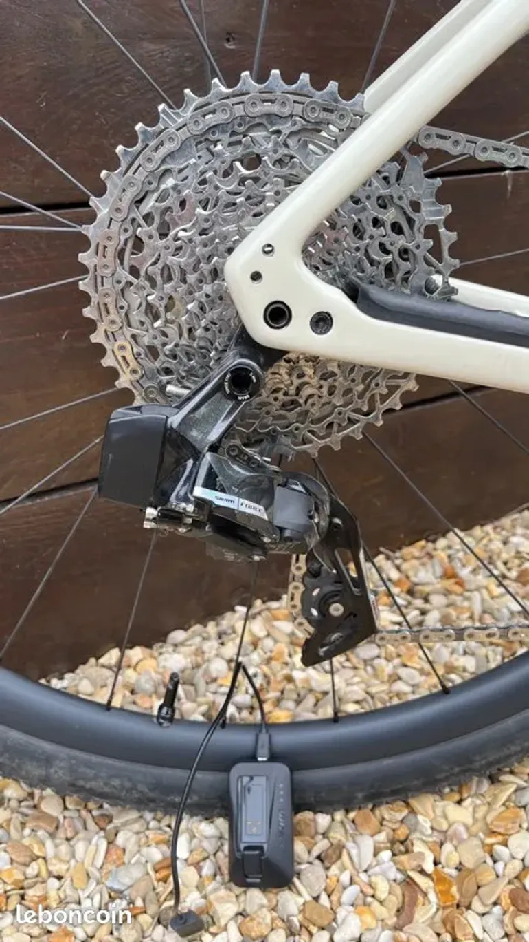 Used Specialized Specialized Diverge Carbon 2023 Road & Gravel — image 9 of 24