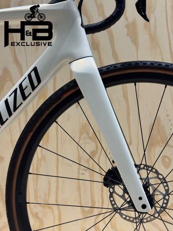Used Specialized Roubaix SL8 Comp Carbon Shimano 105 2024 Road & Gravel, White — image 4 of 11