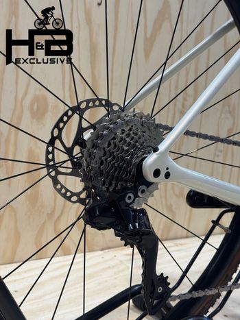 Used Specialized Roubaix SL8 Comp Carbon Shimano 105 2024 Road & Gravel, White — image 11 of 11