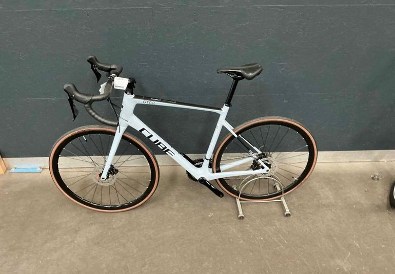 Used CUBE ATTAIN C:62, RACE 2026 2026 Road & Gravel, Blue — image 2 of 8