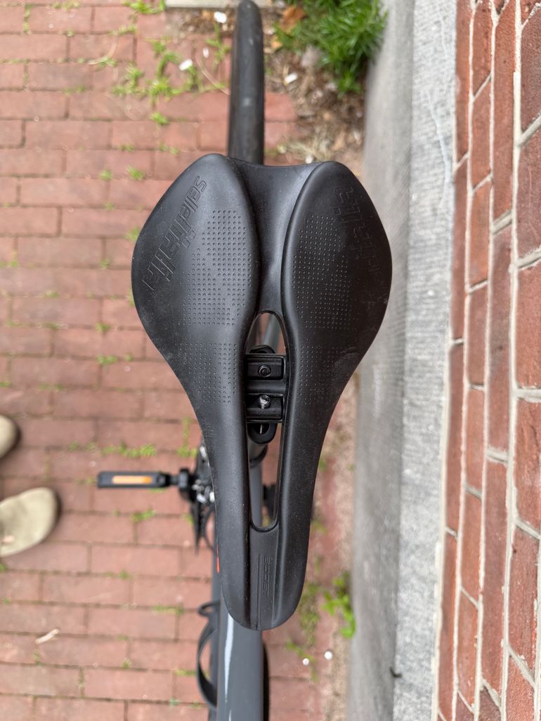 Used Canyon Endurace Shimano 105 2024 Road & Gravel, Black — image 7 of 9