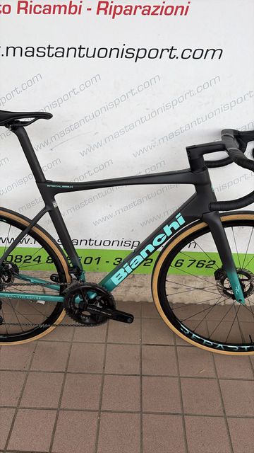 Bianchi Specialissima RC Durace Di2 2025 2025 Road & Gravel usato