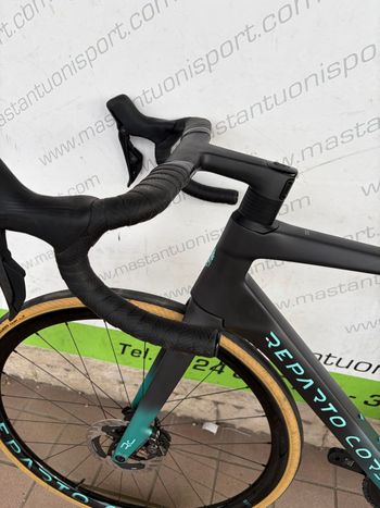 Used Bianchi Specialissima RC Durace Di2 2025 2025 Road & Gravel — image 7 of 9
