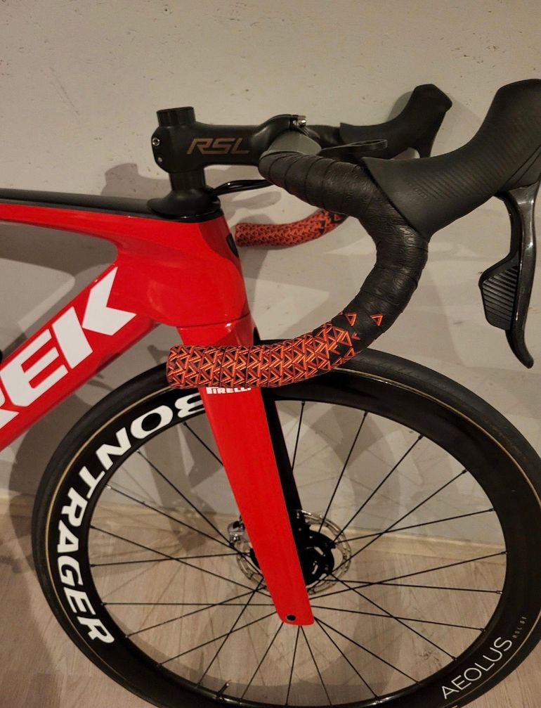 Used Trek Madone SLR 9 AXS Gen 7 2024 2024 Road & Gravel, Red — image 6 of 9