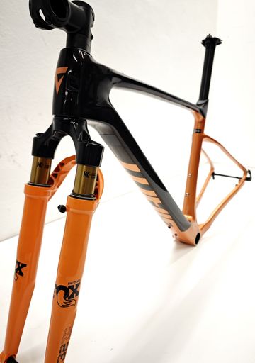 Tweedehands Giant Revolt X Advanced Pro 1 2023 Frameset 2023 Road & Gravel — afbeelding 3 van 11