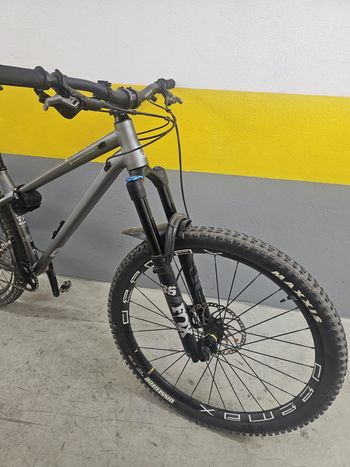 Used Commencal META HT AM RACE 29 2021 2021 Mountainbike, Light Gray, 29 — image 5 of 5
