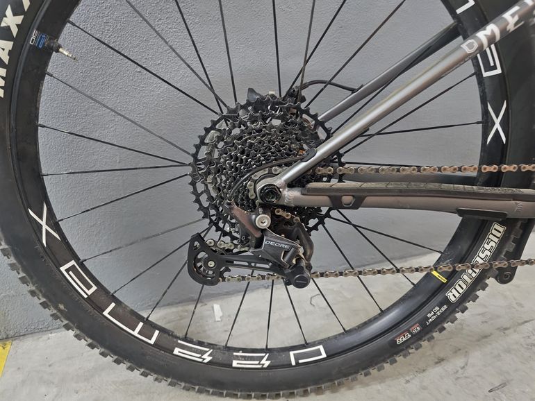 Used Commencal META HT AM RACE 29 2021 2021 Mountainbike, Light Gray, 29 — image 4 of 5