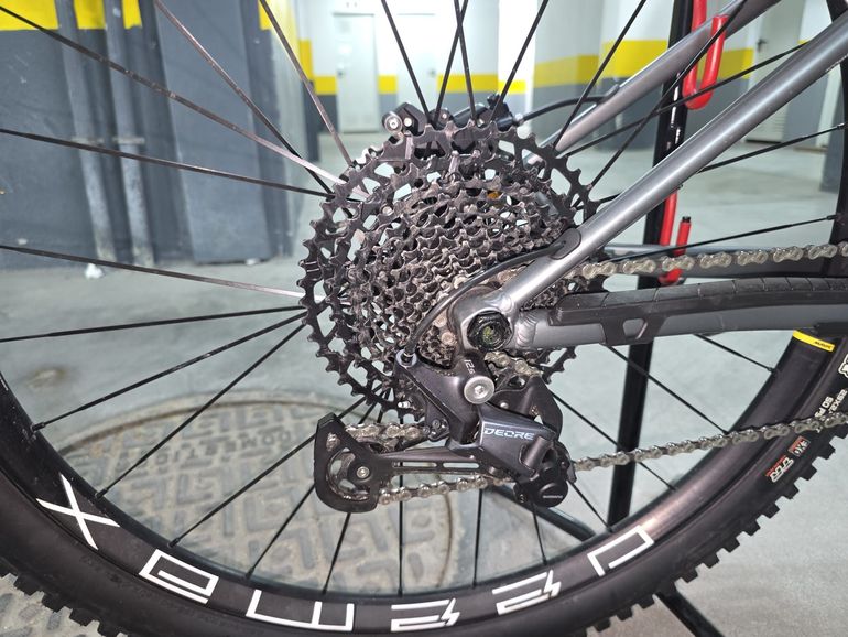 Used Commencal META HT AM RACE 29 2021 2021 Mountainbike, Light Gray, 29 — image 9 of 10