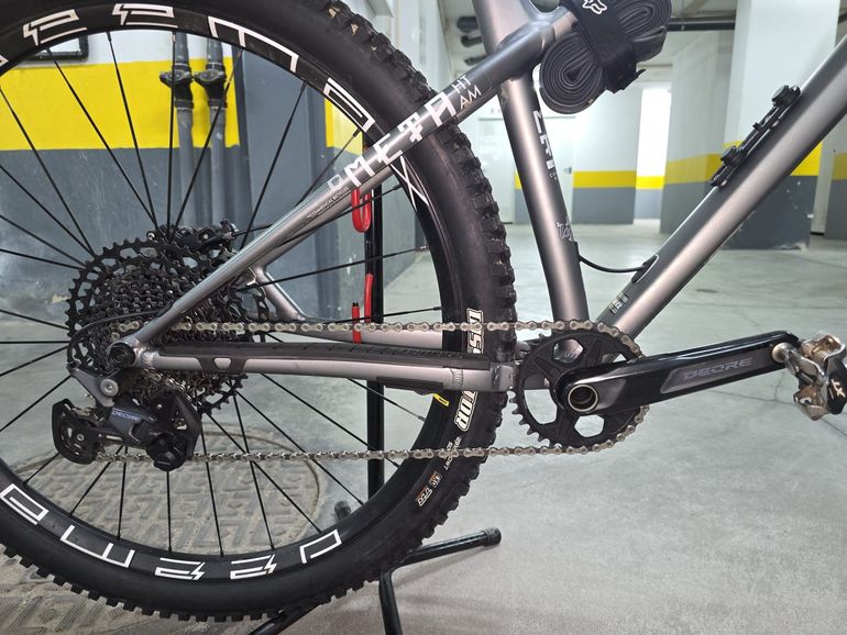 Used Commencal META HT AM RACE 29 2021 2021 Mountainbike, Light Gray, 29 — image 7 of 10