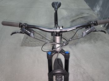 Used Commencal META HT AM RACE 29 2021 2021 Mountainbike, Light Gray, 29 — image 4 of 10