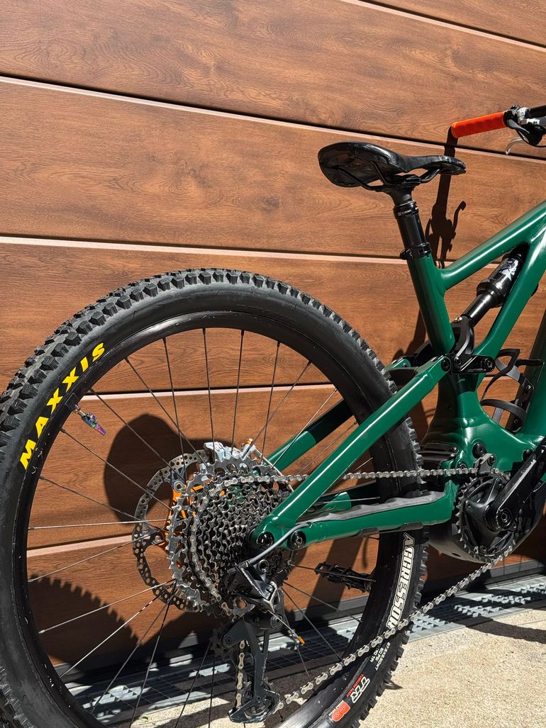 Used Specialized Turbo Levo 3 Comp Alloy 2024 2024 Mountainbike, Green, 29, 27.5 — image 7 of 9