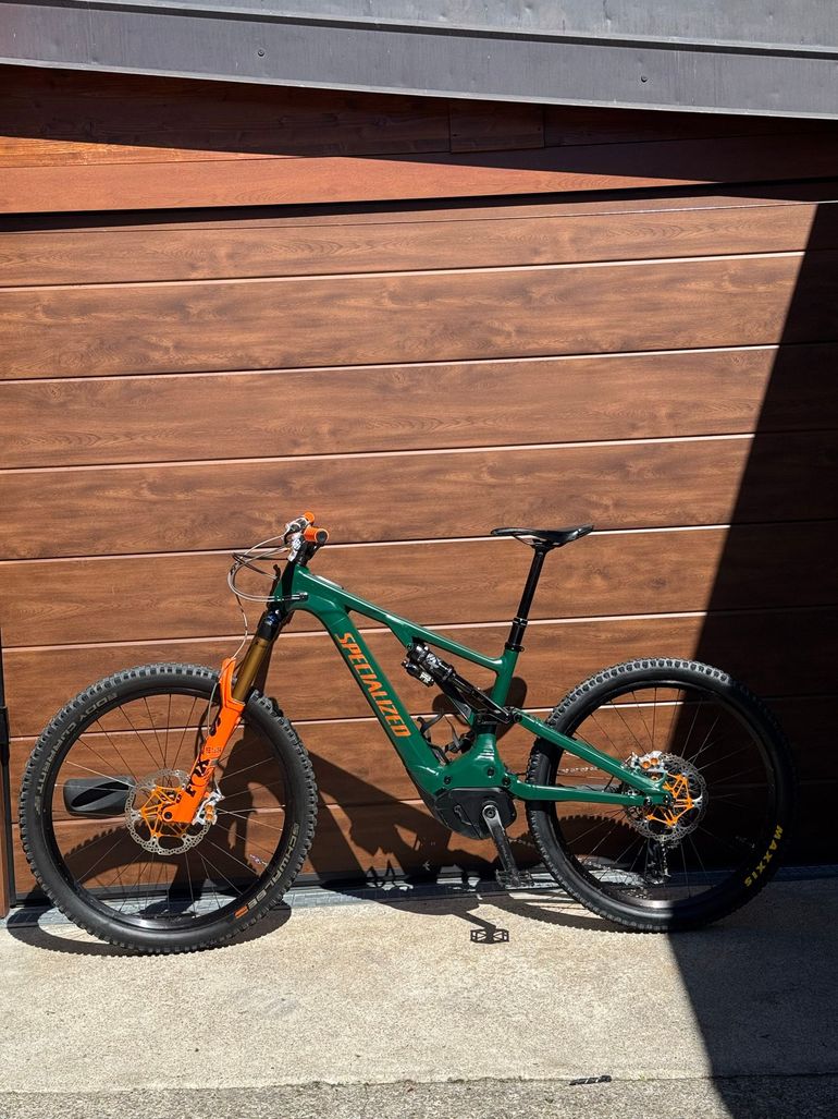 Used Specialized Turbo Levo 3 Comp Alloy 2024 2024 Mountainbike, Green, 29, 27.5 — image 4 of 9