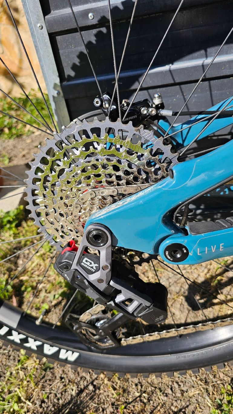 Used YT YT Custom SRAM GX Eagle AXS 2024 Mountainbike, Blue, 29 — image 16 of 37