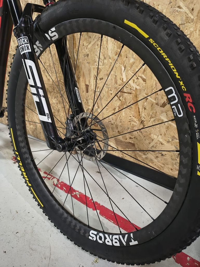 Used Trek Supercaliber SLR 9.9 XX AXS Gen 2 2025 2025 Mountainbike, Red, 29 — image 10 of 11