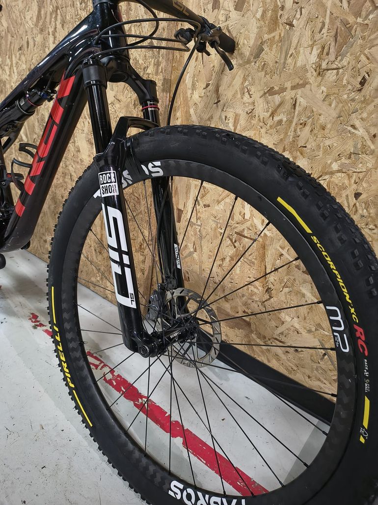Used Trek Supercaliber SLR 9.9 XX AXS Gen 2 2025 2025 Mountainbike, Red, 29 — image 4 of 11