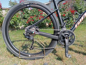 Used Giant Revolt Advanced 3 2022 2022 Road & Gravel, Black — image 3 of 5