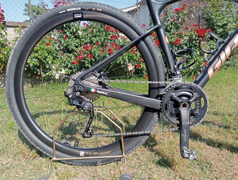 Used Giant Revolt Advanced 3 2022 2022 Road & Gravel, Black — image 3 of 5