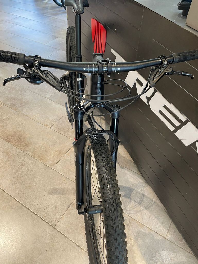 Used Trek Procaliber 9.7 2020 2020 Mountainbike, Black, 27.5, 29 — image 5 of 5