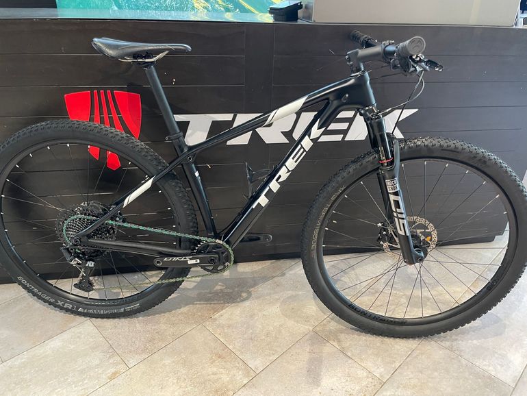 Used Trek Procaliber 9.7 2020 2020 Mountainbike, Black, 27.5, 29 — image 1 of 5