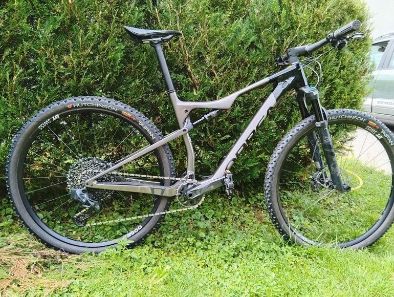 Used Orbea OIZ M11-AXS 2022 2022 Mountainbike, Black, 29 — image 1 of 3