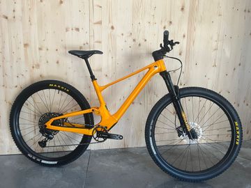 Używany Scott Spark 700 Yellow 2022 Mountainbike — zdjęcie 1 z 10