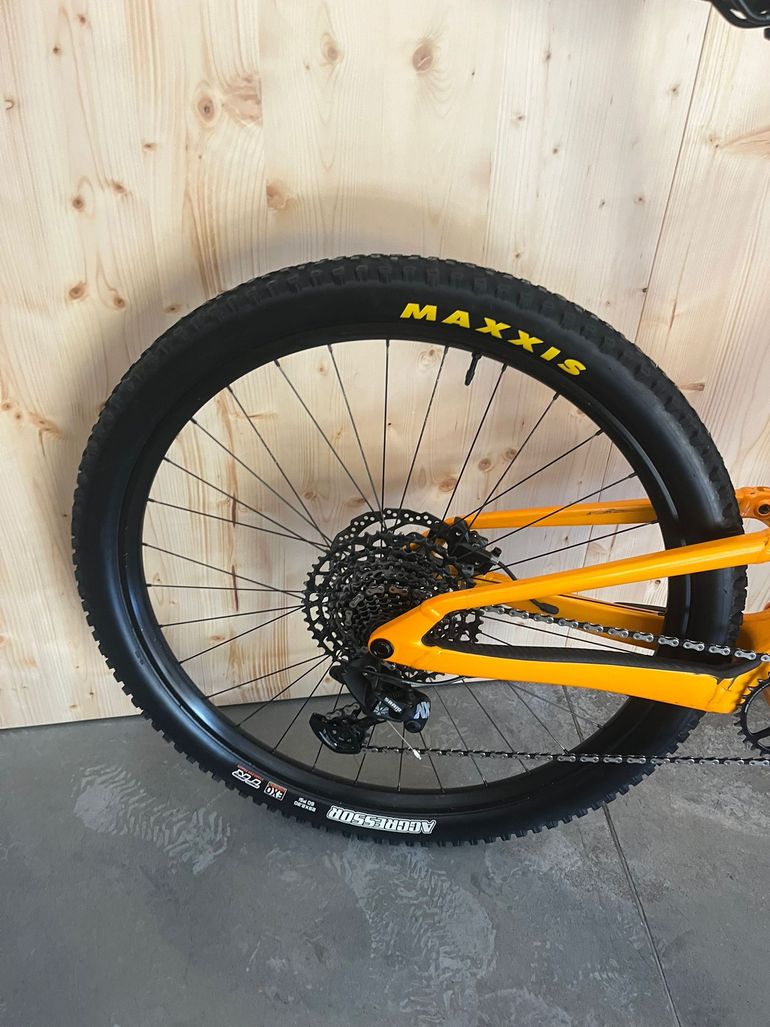 Used Scott Spark 700 Yellow 2022 Mountainbike, Orange — image 10 of 10