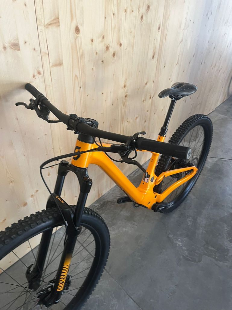 Used Scott Spark 700 Yellow 2022 Mountainbike, Orange — image 5 of 10