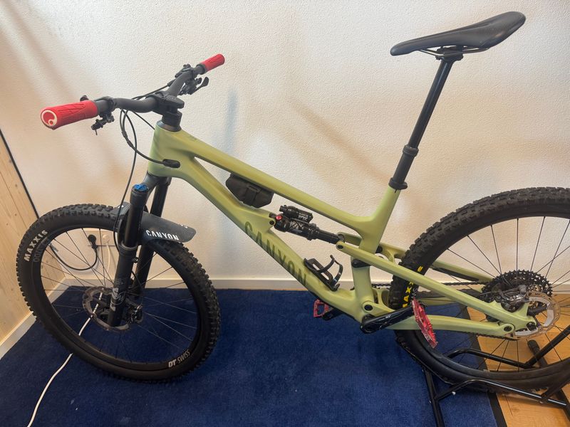 Canyon Spectral 125 CF 8 2024 MTB de segunda mano