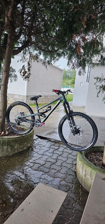 Used Commencal CLASH ESSENTIAL 2023 2023 Mountainbike, Green, 27.5 — image 4 of 9