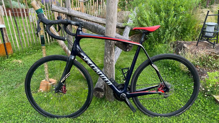 Used Specialized Roubaix Shimano 105 2016 Road & Gravel — image 1 of 6