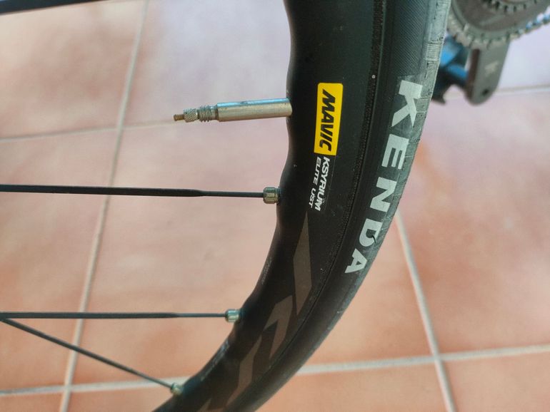 Used Canyon Endurace CF SL Disc 8.0 2018 2018 Road & Gravel, Black — image 9 of 11