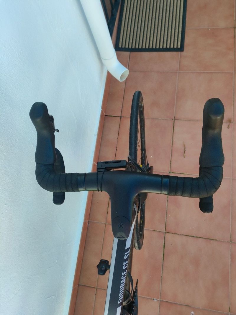 Canyon Endurace CF SL Disc 8.0 2018 2018 Road & Gravel usato, Nero — immagine 6 di 11