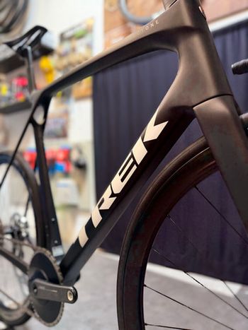 Used Trek Madone SLR 9 AXS 1x Gen 8 2026 2026 Road & Gravel, Black — image 12 of 13
