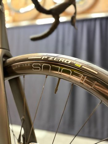 Used Trek Madone SLR 9 AXS 1x Gen 8 2026 2026 Road & Gravel, Black — image 13 of 13