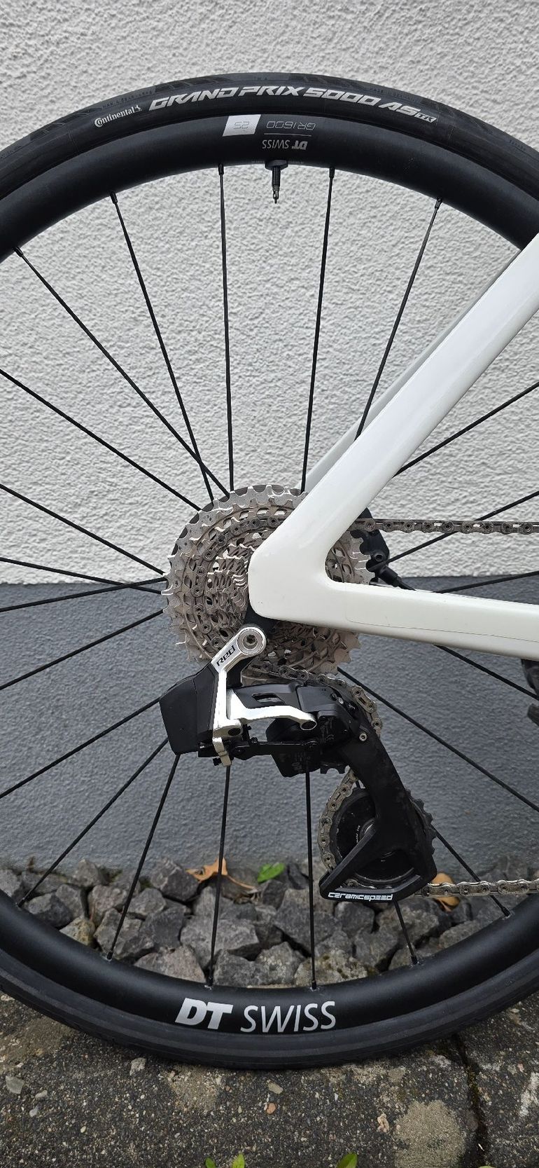 Used Canyon Aeroad SRAM Red eTap AXS 2025 Road & Gravel, White — image 3 of 14